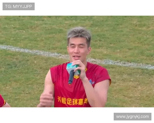 踢足球明星的发型风格解析与时尚潮流趋势探讨 踢足球明星的发型风格解析与时尚潮流趋势探讨